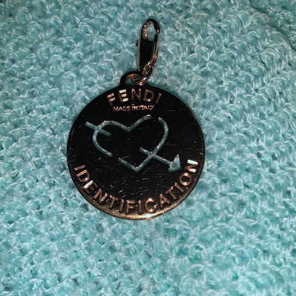 Fendi charm gold tone - Picture 3 of 4